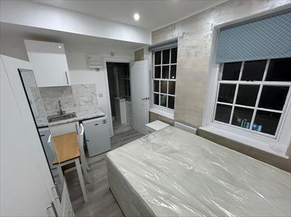 Studio Flat, London, SW1V