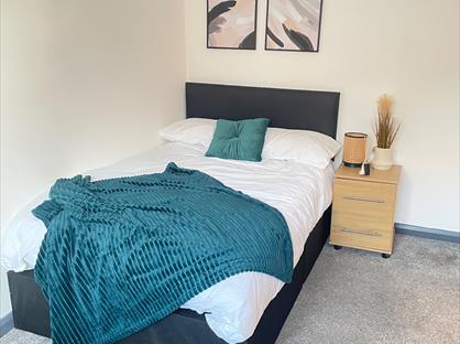 Room in a Shared House, Groves Street, SN2