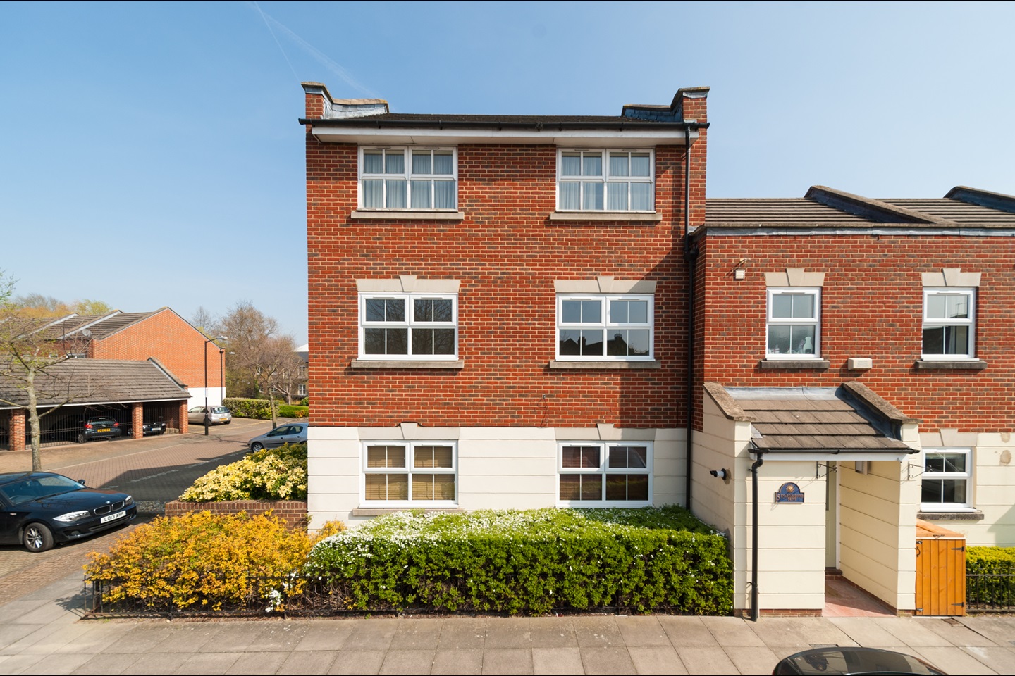 Earlsfield 1 Bed Flat, Riverdale Drive, SW18 To Rent Now for £1,850