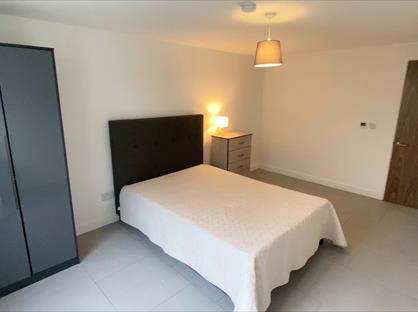 Room in a Shared Flat, St. Rule Street, SW8