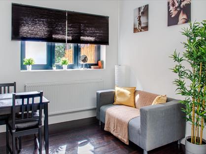 Studio Flat, Hanover House, NW2