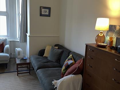 1 Bed Flat, St James Road, RH19