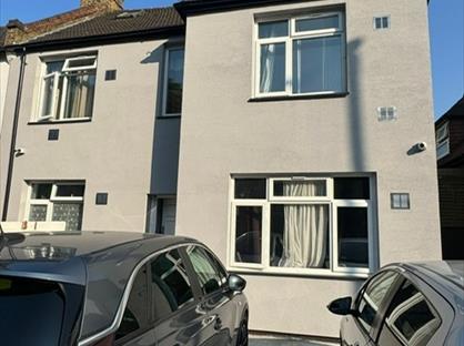 Studio Flat, Lampton Road, TW3