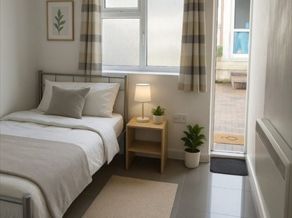 1 Bed Flat, Lampton Road, TW3