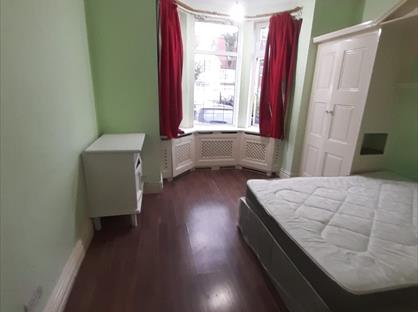 Room in a Shared House, Southfield Park, HA2