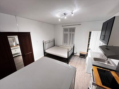 Studio Flat, Park Lane, HA9