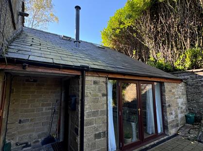 1 Bed Maisonette, Woodend, OL2