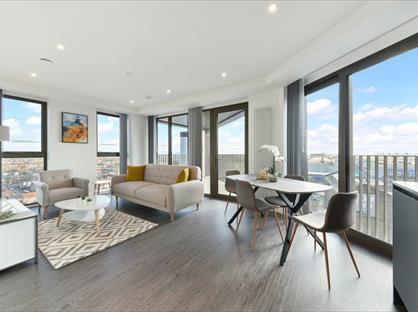 2 Bed Flat, Western Gateway, E16