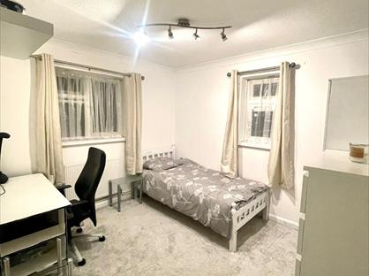 Room in a Shared House, Banbury Road, E17