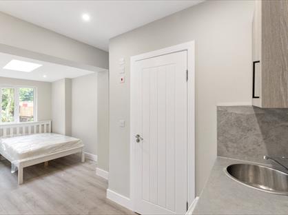 Studio Flat, St. James Avenue, SM1