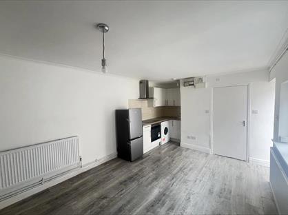 Studio Flat, Blackbird Hill, NW9