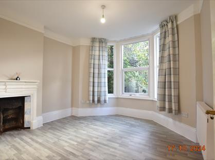 1 Bed Flat, Hart Hill Drive, LU2