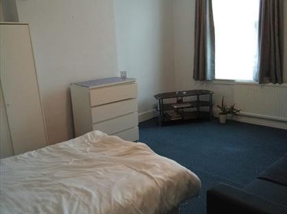 2 Bed Flat, Oldhill Street, N16