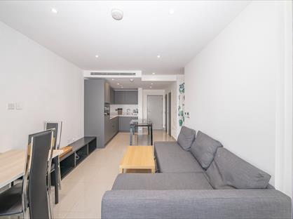 Studio Flat, Delphini Apartments, SE1