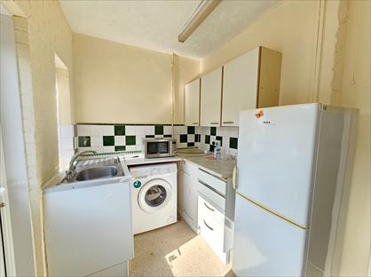 2 Bed Flat, Regal Court, N18