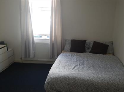 Studio Flat, Cross Street, WV13