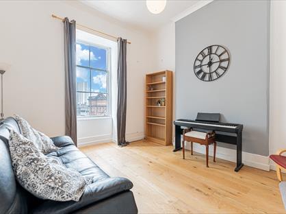3 Bed Flat, Bath Street, G2