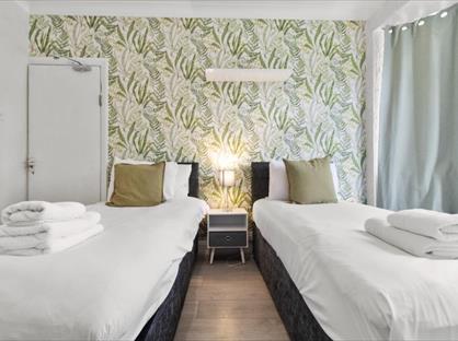 Room in a Shared Flat, Downshill Way, N17