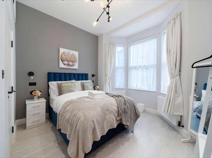 3 Bed Flat, Landor Road, SW9