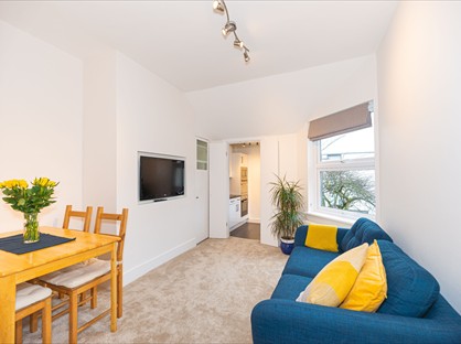 2 Bed Flat, Tranmere Road, SW18