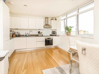 3 Bed Penthouse, Grove Place, SE9