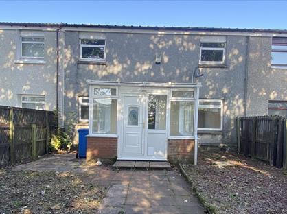 3 Bed Terraced House, Carron Place, KA12