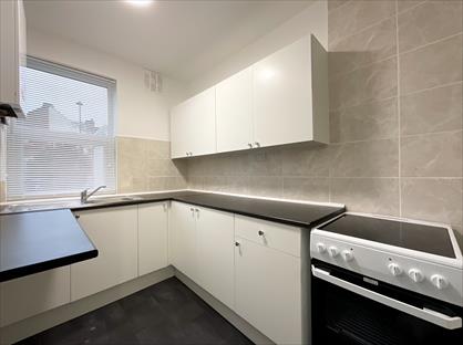 2 Bed Terraced House, Gladstone Road, DN4