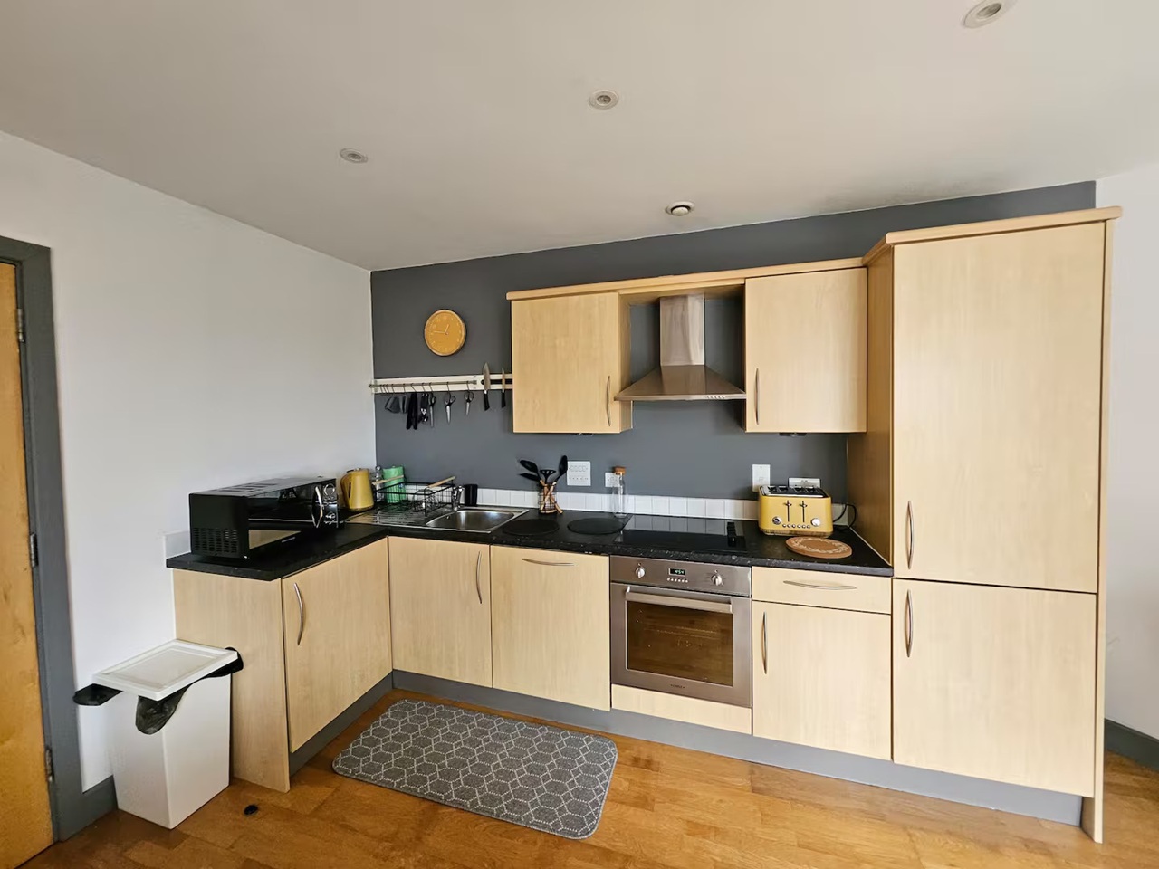 2 Bed Flat, Hamilton Court, BS2 photo 3