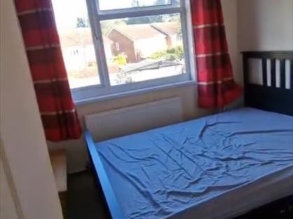 Room in a Shared House, Long Lane, TW19