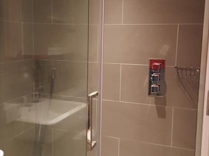 Studio Flat, Woodcote Avenue, NW7