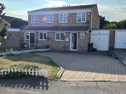 3 Bed Semi-Detached House, Knapton Close, CM1