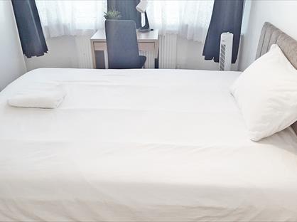 Room in a Shared House, Wadeville Avenue, RM6