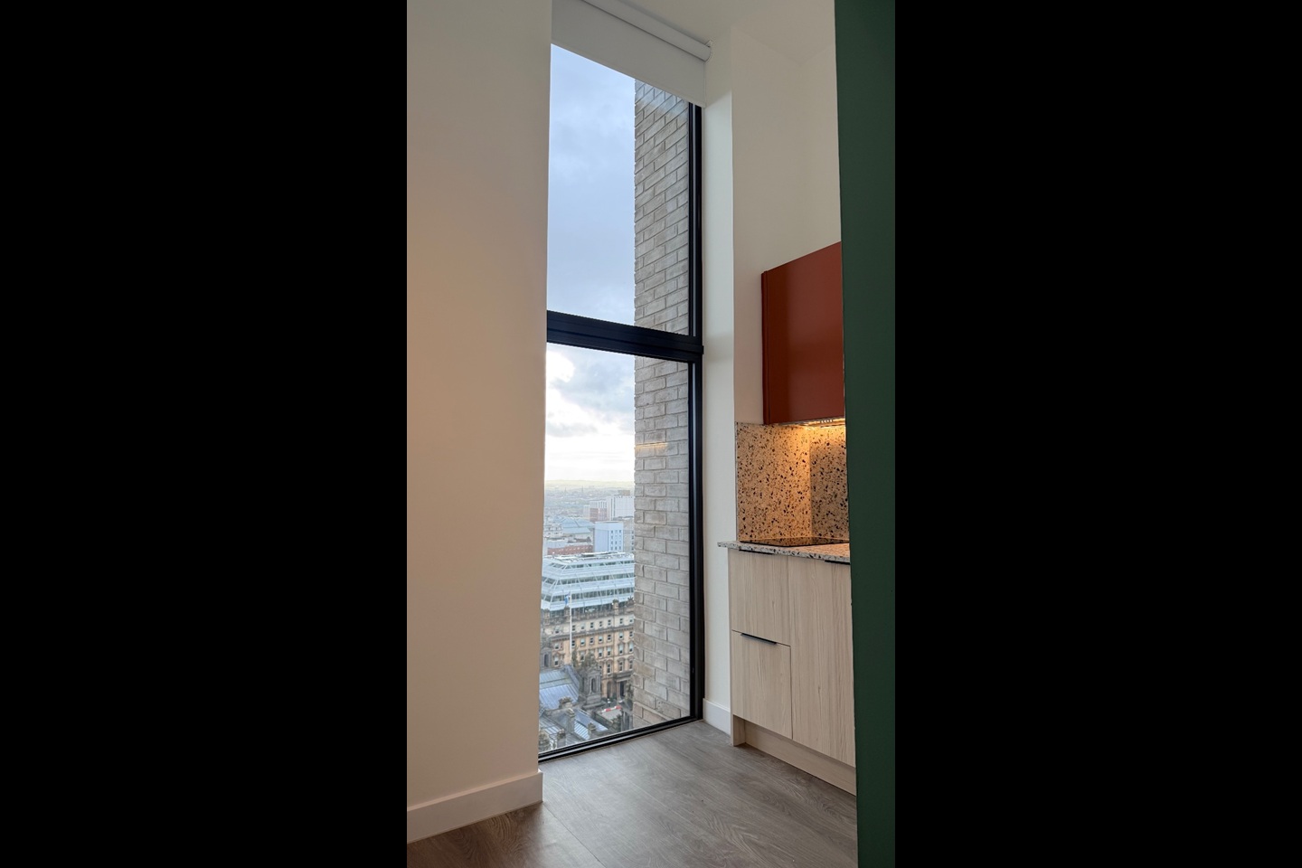 Studio Flat, John St, G1 photo 3