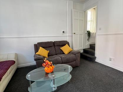2 Bed Terraced House, Gordon Street, WF1