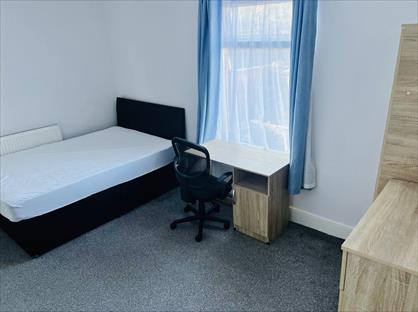 Room in a Shared House, Newcombe Road, SO15