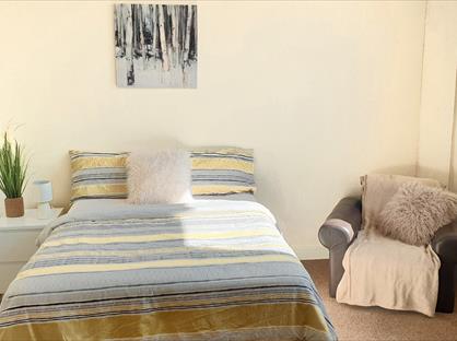 Studio Flat, Market Place, WS10