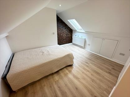 Room in a Shared Flat, Willow Vale, W12