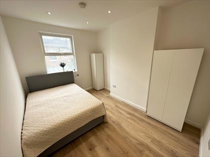 Room in a Shared Flat, Willow Vale, W12