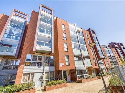 3 Bed Flat, Collins Building, NW2