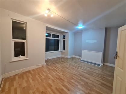 2 Bed Flat, High Street South, E6