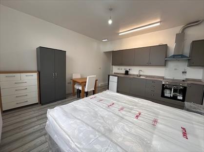 Studio Flat, London Road, S2