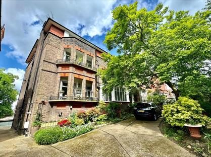3 Bed Flat, Maresfield Gardens, NW3