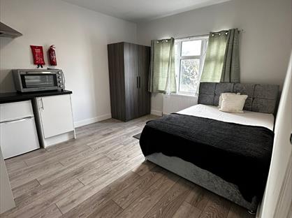 Studio Flat, Elm Way, NW10