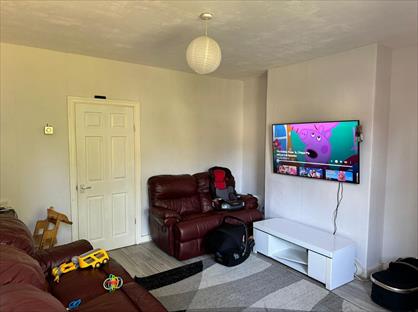 3 Bed Semi-Detached House, Hartley Brook Road, S5