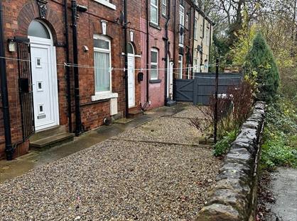 1 Bed Terraced House, Highfield Place, LS27