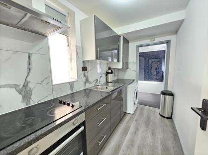 2 Bed Flat, Hale Grove Gardens, NW7