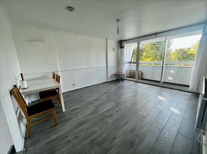 3 Bed Flat, Bowsprit Point, E14