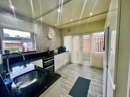 3 Bed Detached House, Halliday Grove, LS12