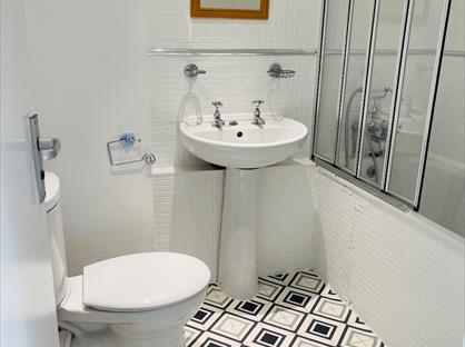 Room in a Shared House, Uxbridge, UB8