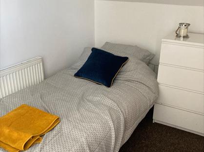 Room in a Shared House, Walmersley Road, BL9